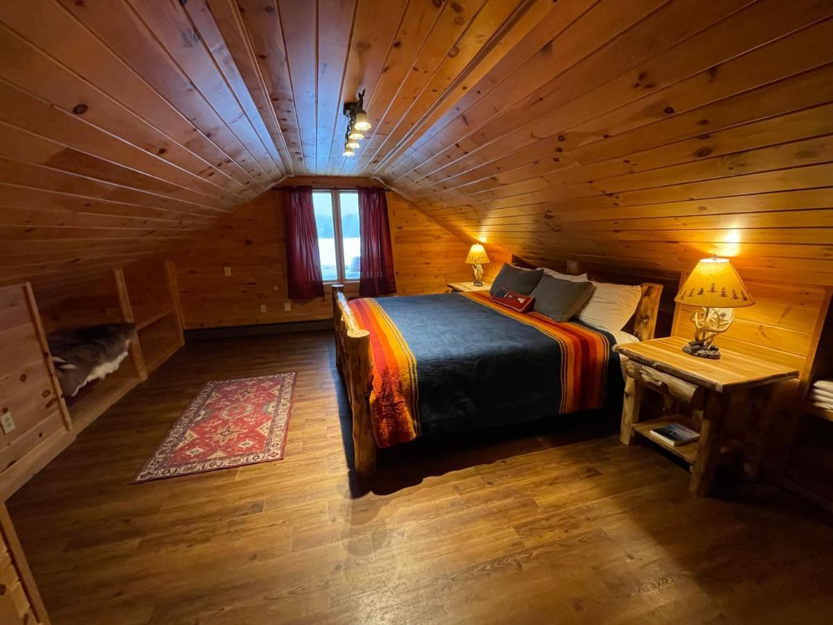 Готель Adirondack Lake Cabins Indian Lake Екстер'єр фото