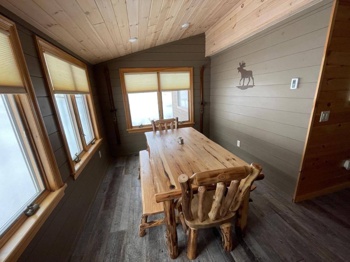 Готель Adirondack Lake Cabins Indian Lake Екстер'єр фото