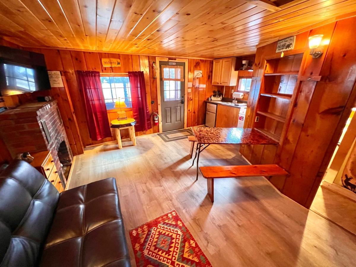 Готель Adirondack Lake Cabins Indian Lake Екстер'єр фото