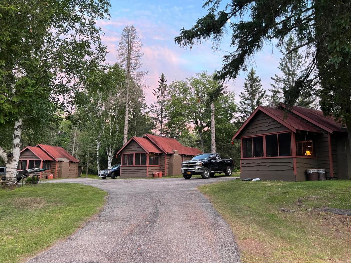 Готель Adirondack Lake Cabins Indian Lake Екстер'єр фото