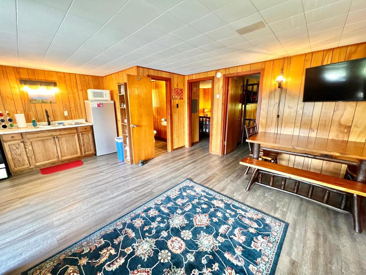 Готель Adirondack Lake Cabins Indian Lake Екстер'єр фото