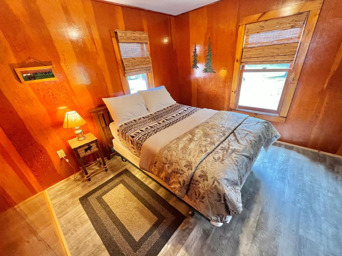 Готель Adirondack Lake Cabins Indian Lake Екстер'єр фото