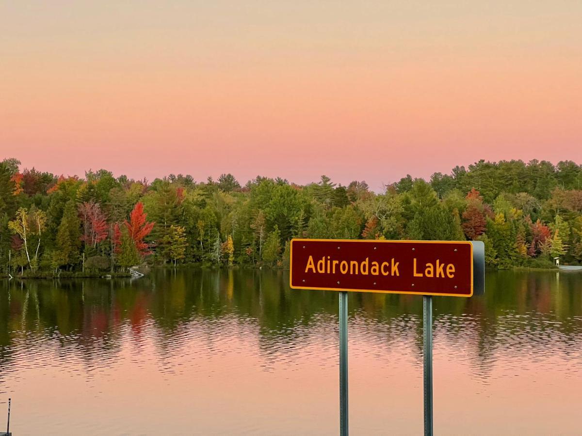 Готель Adirondack Lake Cabins Indian Lake Екстер'єр фото