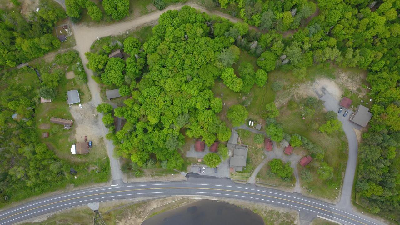 Готель Adirondack Lake Cabins Indian Lake Екстер'єр фото